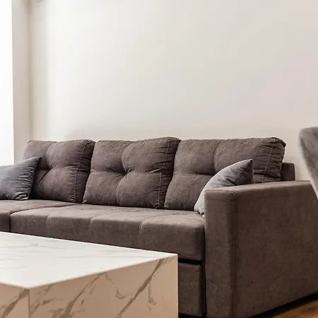 Appartamento Bright With Large Terrace & Free Parking By Pikhost