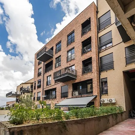 Appartamento Bright With Large Terrace & Free Parking By Pikhost Tirana